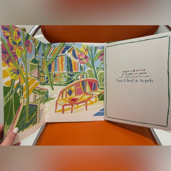 Van Cleef & Arpels Softcover Booklet – Spring is Blooming at Rockefeller Center - Picture 6 of 7